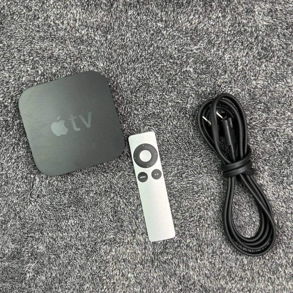 Apple TV 3rd Generation A1427 Black 1080p HD Media Streamer with Remote & Cable